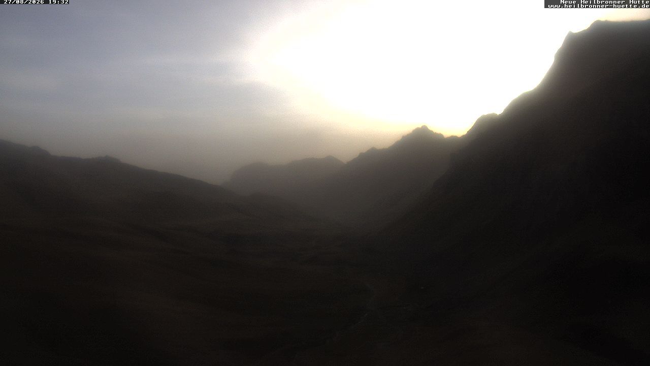 Gemeinde Gaschurn: Heilbronner Hütte (2320m) - Blick Richtung Versailspitze und Silvretta