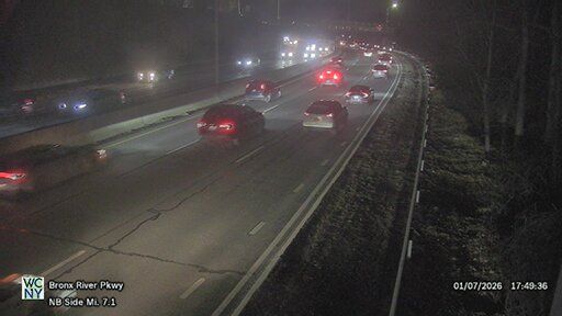 Yonkers › North: Bronx River Pkwy NB Side Mi. 7.1
