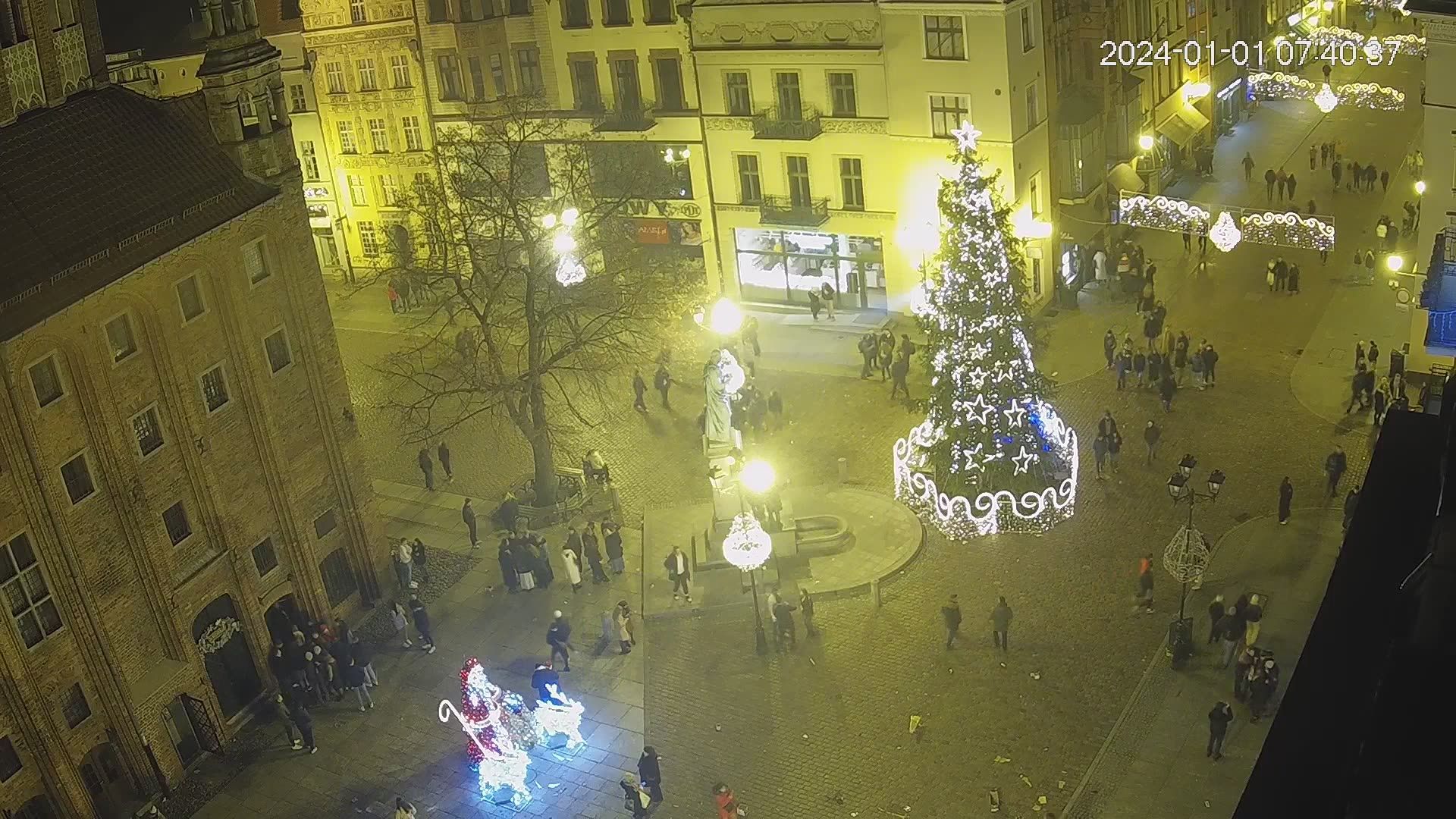Stare Miasto: RYNEK STAROMIEJSKI IN THORN, Nicolaus Copernicus Monument