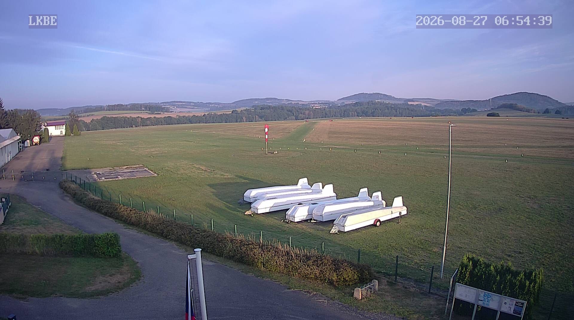 Nesvacily › North-West: Benesov airport