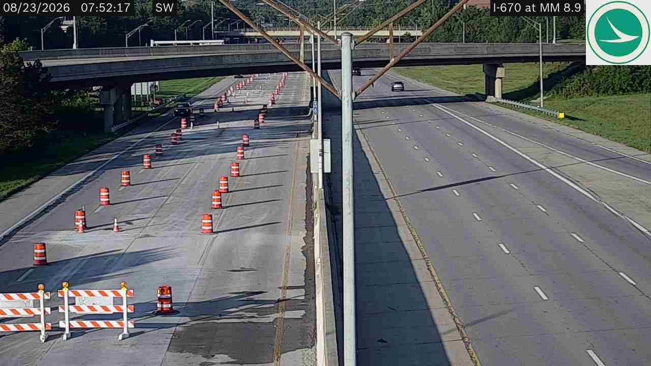 East Columbus: I-670 EB at MM 8.9, Airport Dr/International Gateway