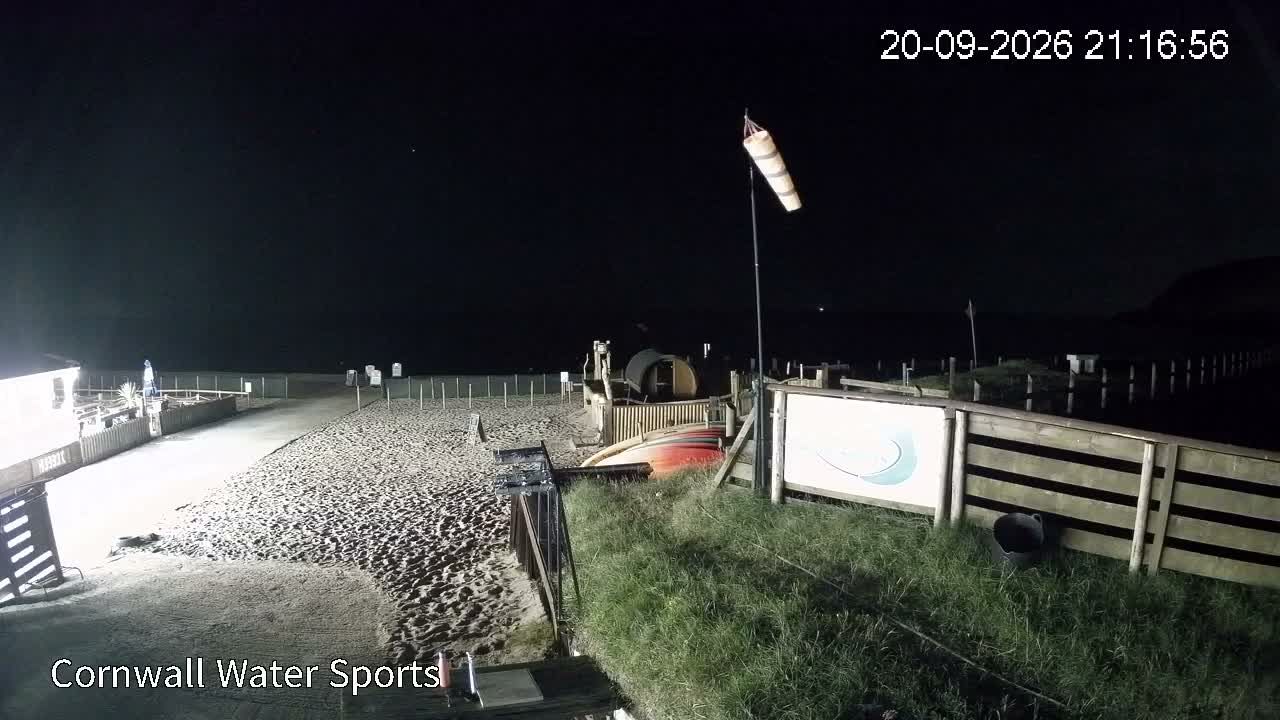 Pentewan: Pentewan Beach