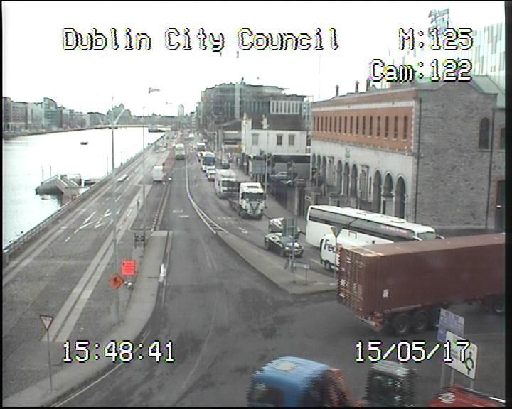 Dublin: North Wall Quay live traffic cam in