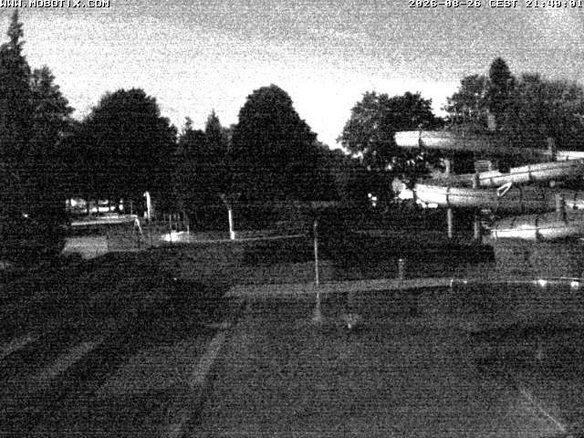 Attnang-Puchheim: Freibad APUMARE am Spitzberg