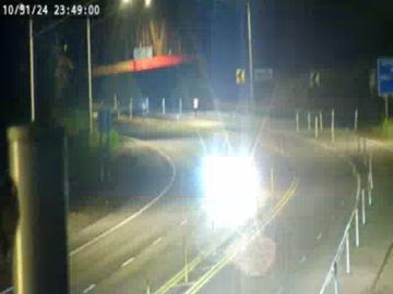 Town of Salina › East: NY-370 east of Railroad Bridge (Parkway)