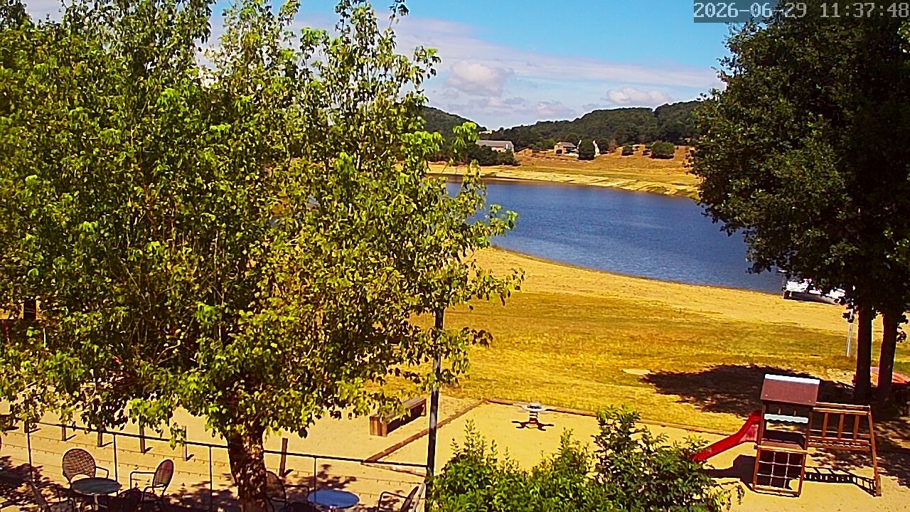 Saint-Amans-des-Cots › West: Camping La Romiguière - Lac de Maury