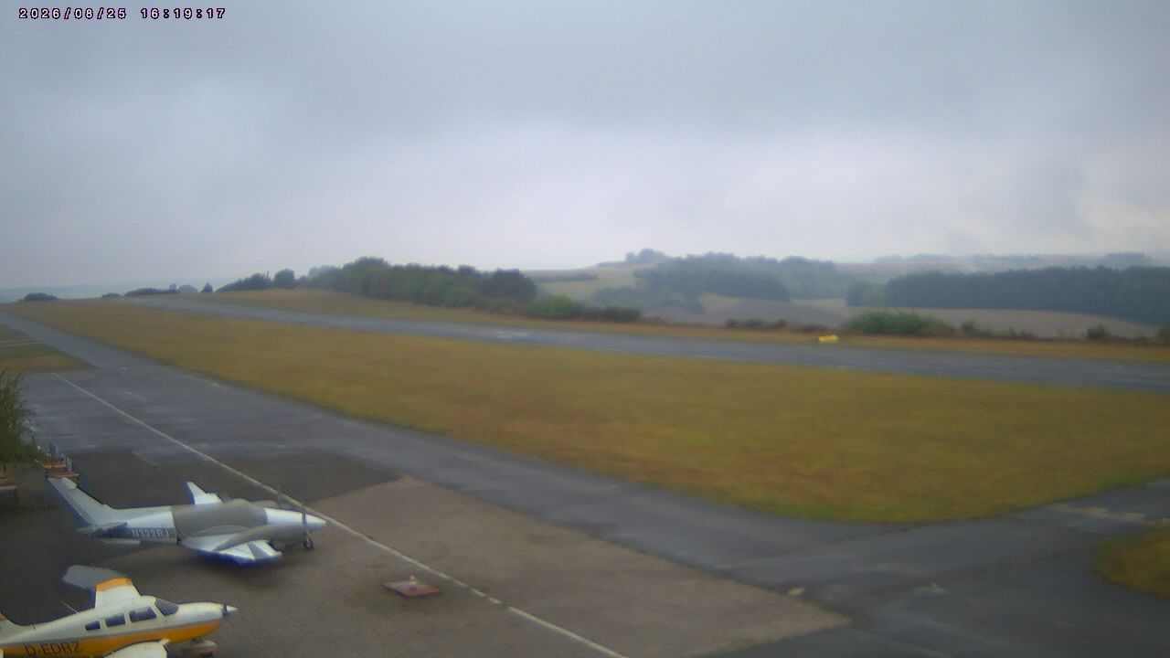 Rieschweiler-Muhlbach: Flugplatz Pirmasens Richtung 23