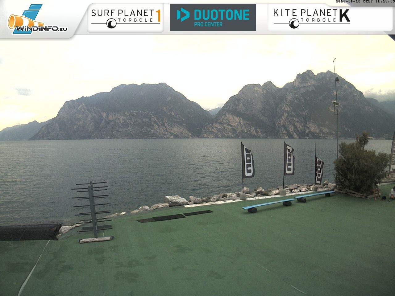 Torbole: Shaka Windsurf Center