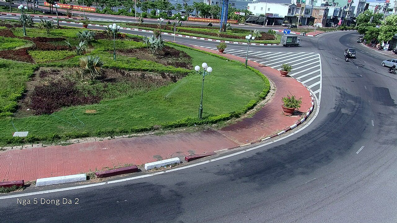 Quy Nhơn › East