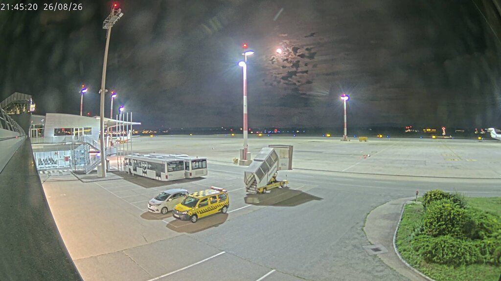 Horsching: blue danube airport Linz