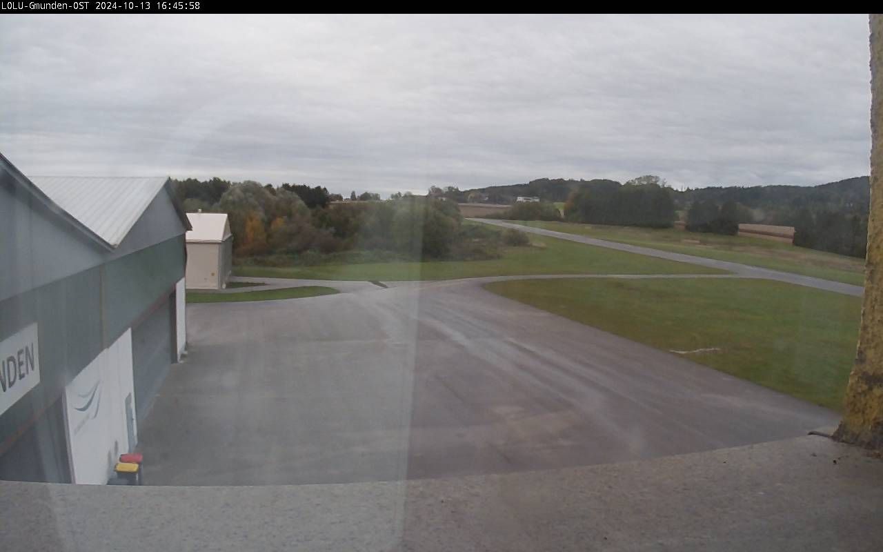Laakirchen › East: Gmunden Laarkirchen Airport