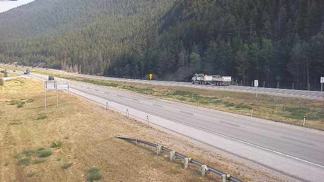 Dead Man's Flats: Hwy 1: East of Dead Mans Flat Overpass
