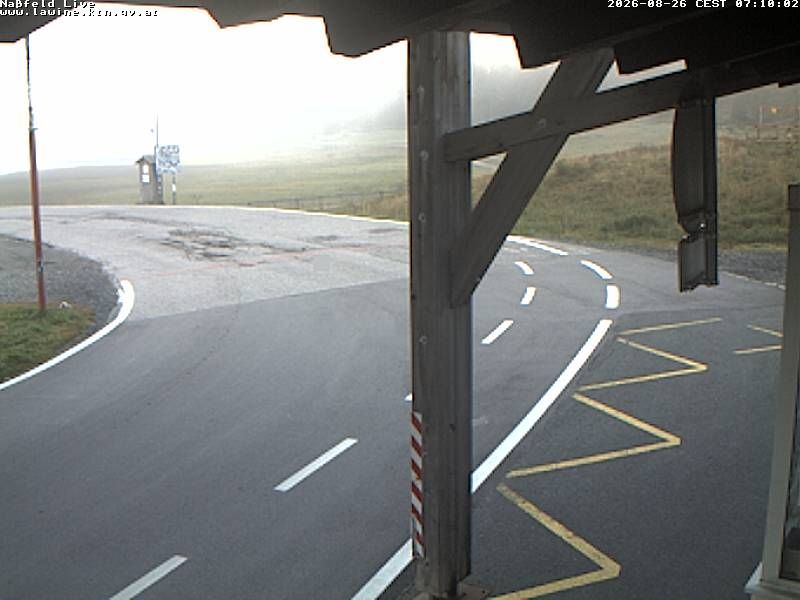 Hermagor-Pressegger See: B 90 Nassfeldstraße - Nassfeldpass, Blickrichtung: Italien