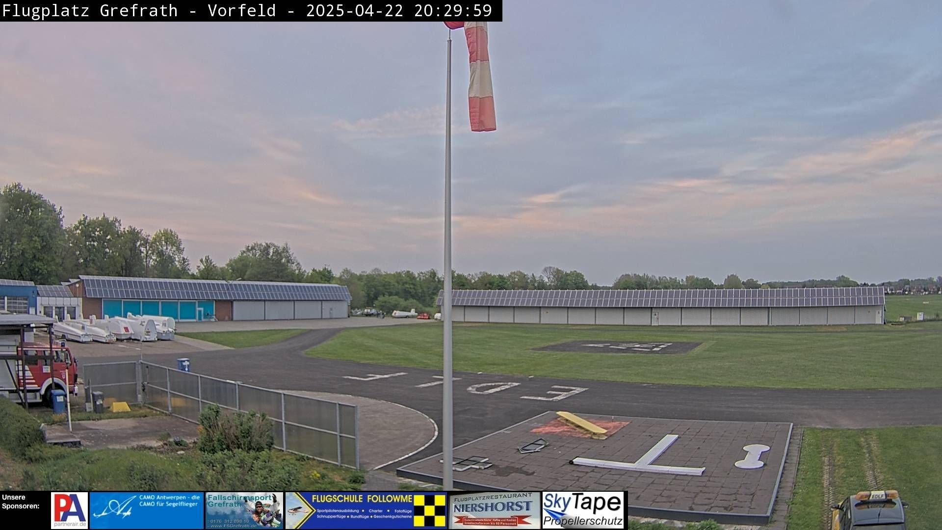 Grefrath: Flugplatz - Niershorst (EDLF) 4